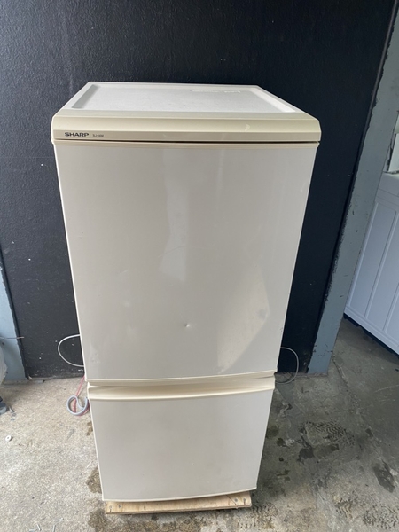 Tủ lạnh 155 SHARP 135l