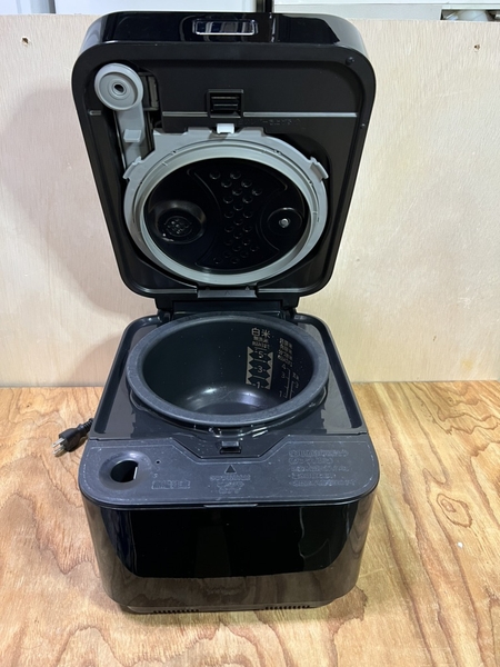 Nồi cơm 233 MITSUBISHI 1L có khay nước điều chỉnh nước