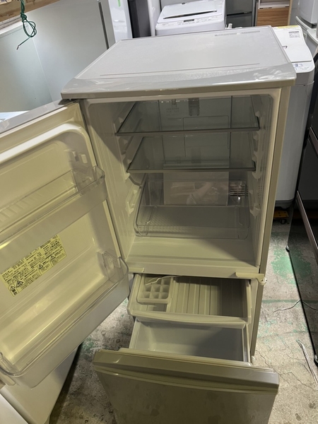 Tủ lạnh 271 SHARP 2018 137L