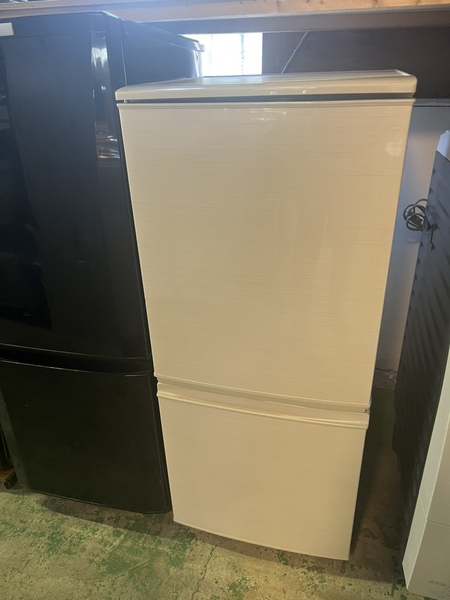 Tủ lạnh 294 SHARP 2017 137L