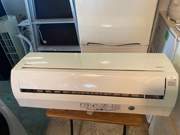 Điều hoà 252 HITACHI 2015 2.2kw 100v