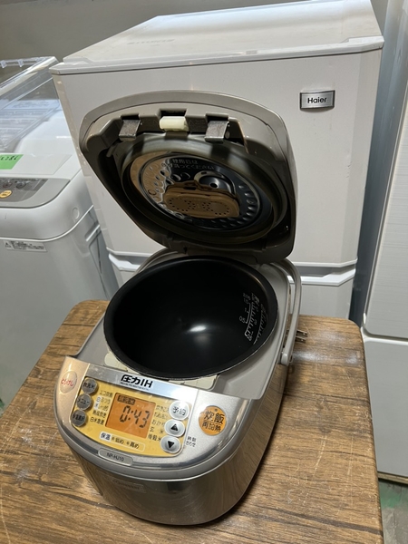 Nồi cơm 200 ZOJIRUSHI 1L