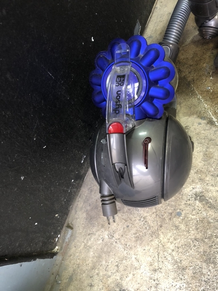 Máy hút bụi DYSON