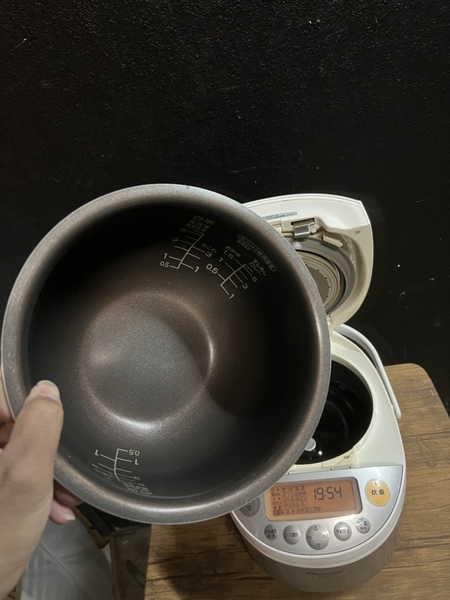 Nồi cơm 90 - PANASONIC 2012 1L