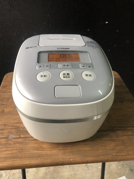 Nồi cơm 137 TIGER 1L