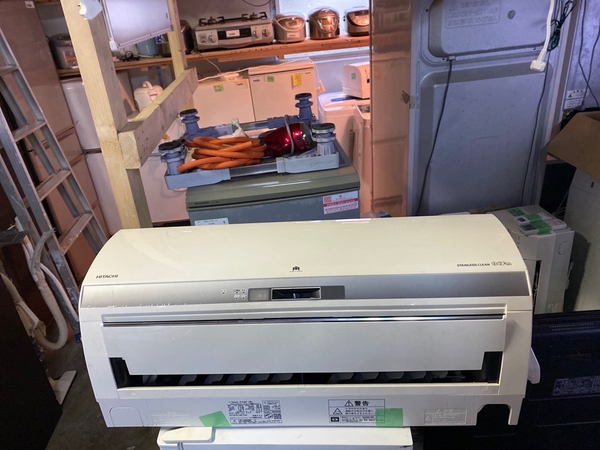 Điều hoà 240 HITACHI 2016 2.8kw 100v