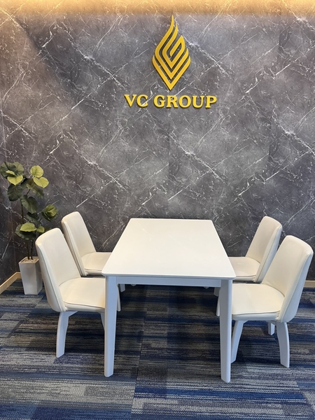 Bàn ăn 4 ghế PVN1749 D130cm N80cm C71cm