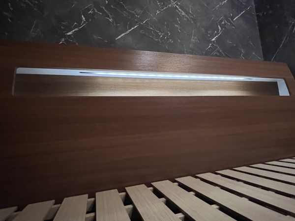 Giường đôi PVN1752 Dài210cm  Rộng160cm