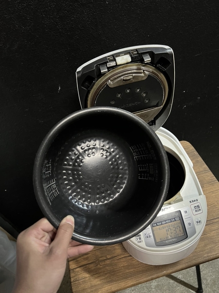 Nồi cơm 75 - HITACHI 1L