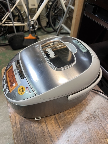 Nồi cơm PVN1502 Tiger 1.0L