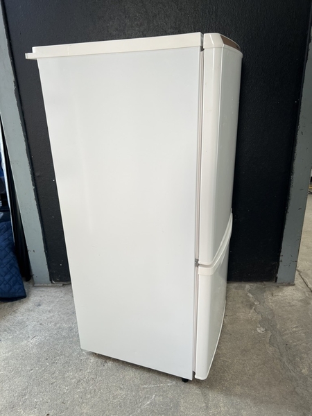 Tủ lạnh 130 - PANASONIC 2015 138L