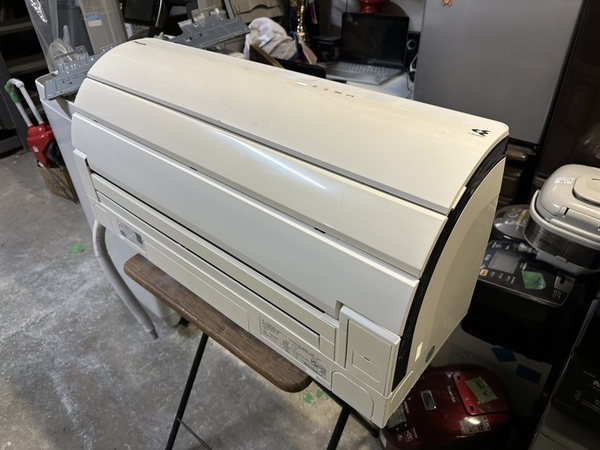 Điều hoà 440 DAIKIN 2014 2.2KW 100V