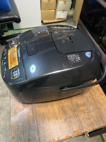 Nồi cơm PVN1632 Zojirushi 1.0L 2024