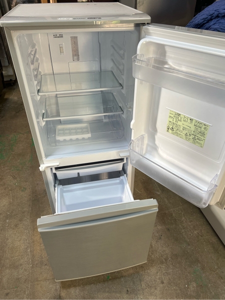 Tủ lạnh PVN1541 Sharp 137L 15