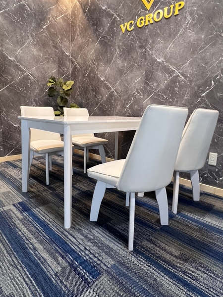 Bàn ăn 4 ghế PVN1749 D130cm N80cm C71cm