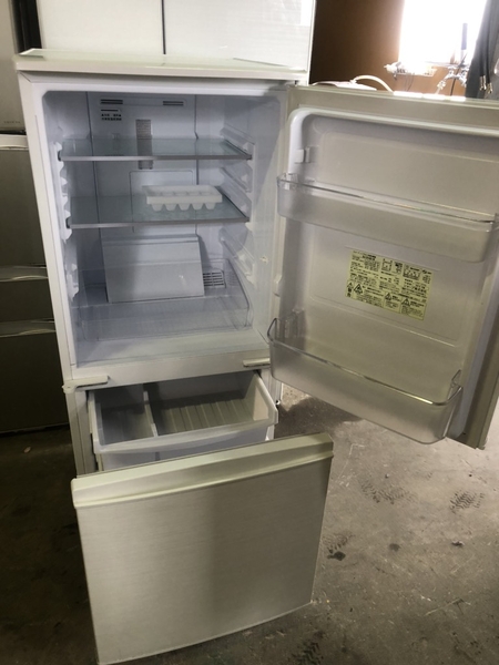 Tủ lạnh 187 SHARP 2018 137L