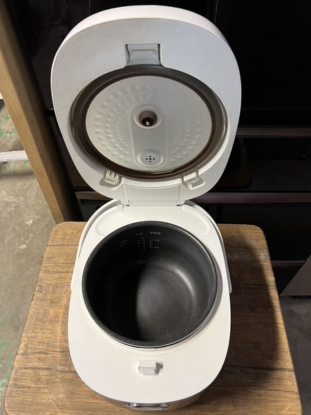 Nồi cơm PVN841 1.0L