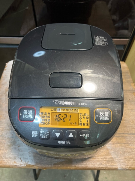 Nồi cơm PVN1632 Zojirushi 1.0L 2024