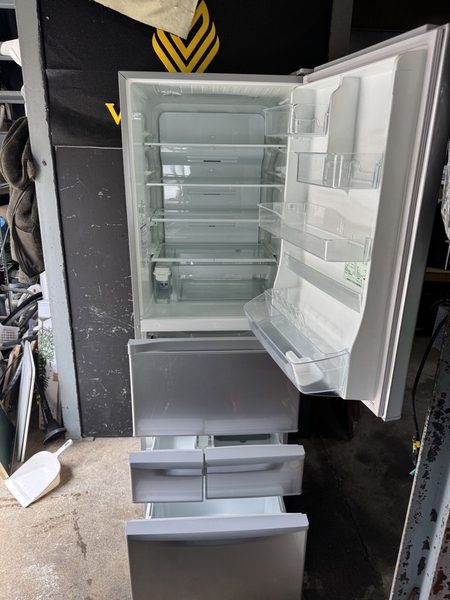 Tủ lạnh TOSHIBA 411L có làm đá tự động 2018 PVN1081