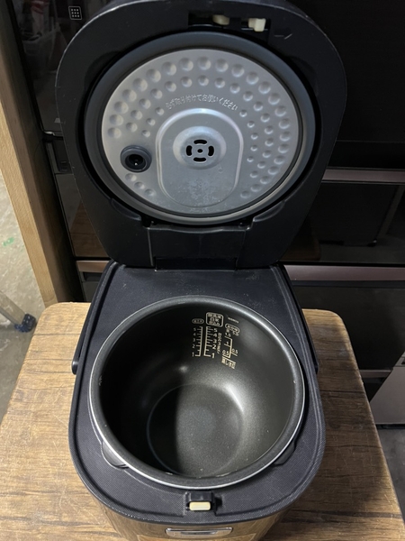 Nồi cơm PVN838 IRISOHYAMA 1.0L 2018