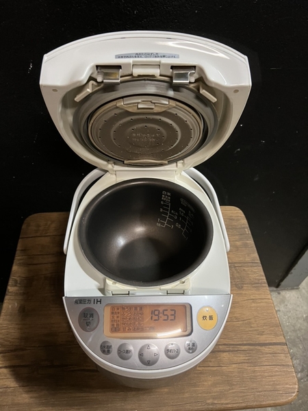 Nồi cơm 90 - PANASONIC 2012 1L