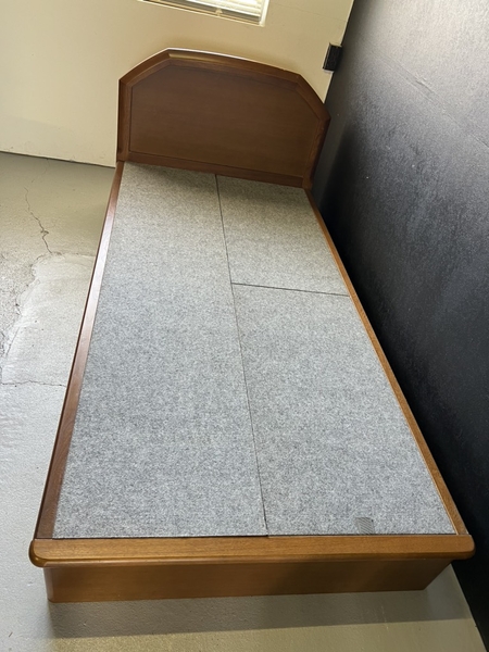 Giường đơn 737 100x200 ( ko kèm đệm)