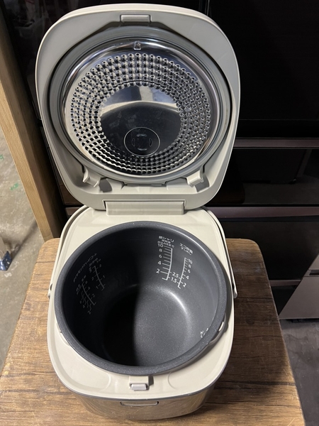 Nồi cơm PVN842 Panasonic 1.8L