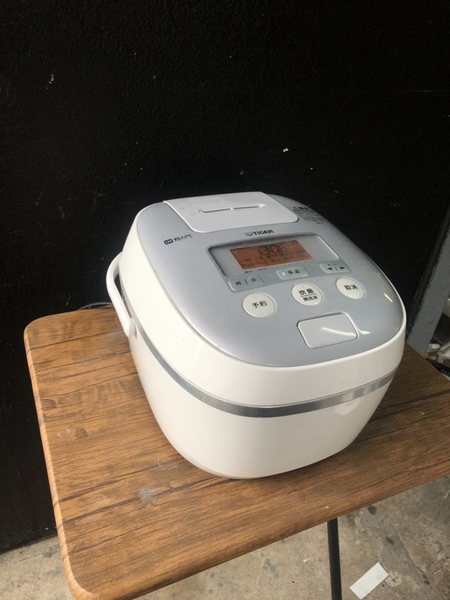 Nồi cơm 137 TIGER 1L