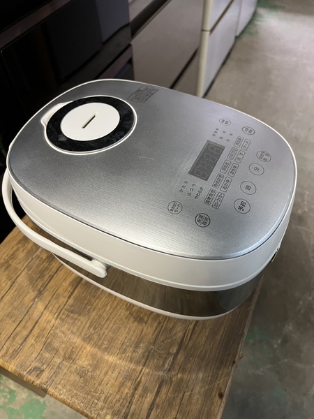 Nồi cơm PVN841 1.0L