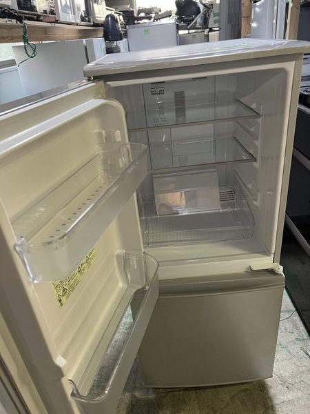 Tủ lạnh 271 SHARP 2018 137L