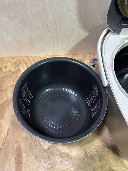 Nồi cơm điện 214 - HITACHI 1L 2010