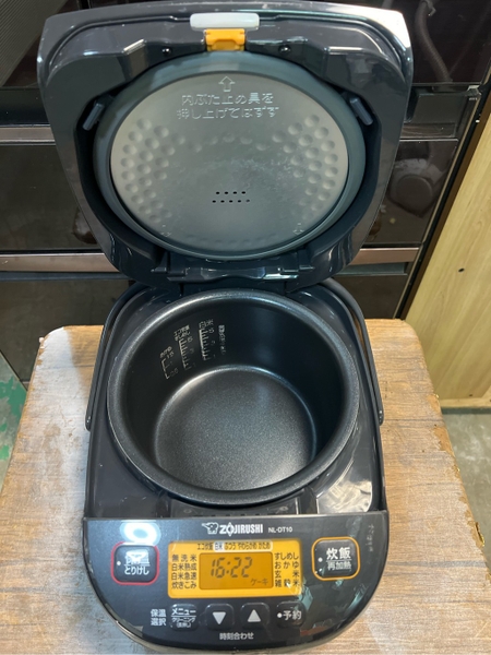 Nồi cơm PVN1632 Zojirushi 1.0L 2024