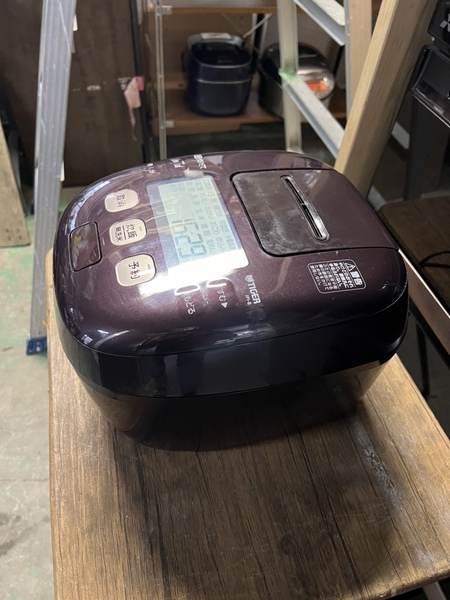 Nồi cơm PVN834 TIGE 1.0L 2020