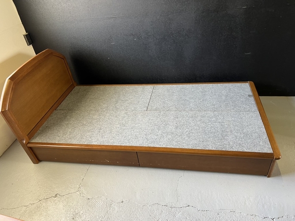 Giường đơn 737 100x200 ( ko kèm đệm)