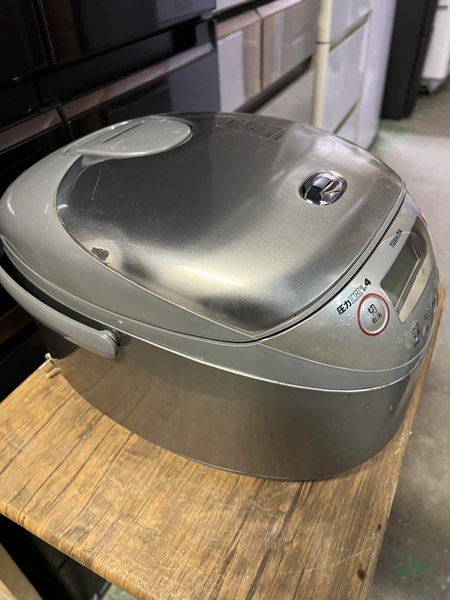 Nồi cơm PVN843 Toshiba 1.8L