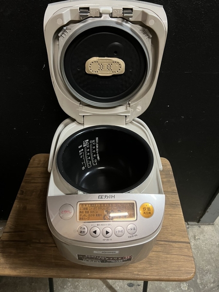 Nồi cơm 96 - ZOIJIRUSJI 1.8L ( nồi cực to)