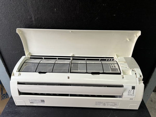 Điều hò 225 DAIKIN 2017 2.2kw 100v