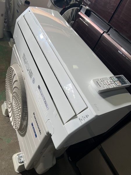 Điều hoà 673 Panasonic 2.8kw ( 10 chiếu)  2023