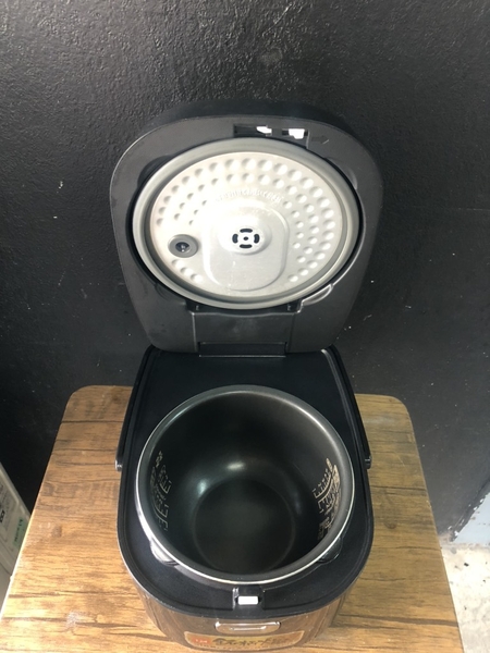 Nồi cơm IRIS OHYAMA 2018 1L