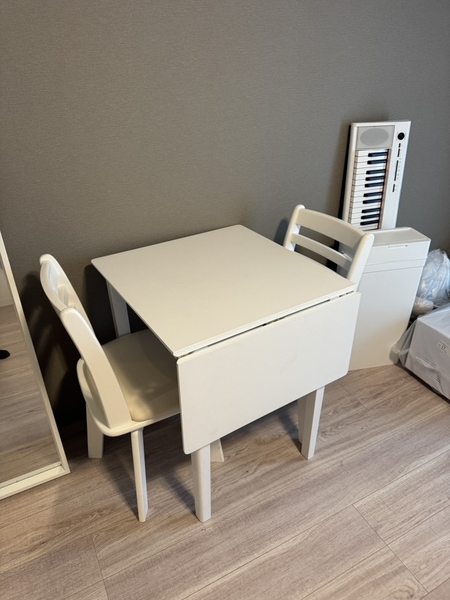 Bàn ăn 2 ghế PVN1200