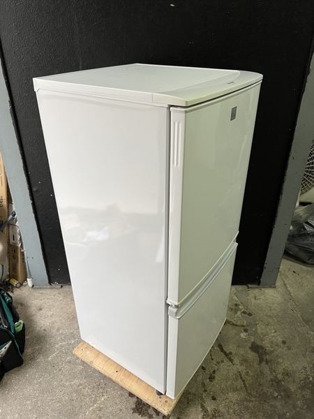 Tủ lạnh 171- SHARP 2015 137L