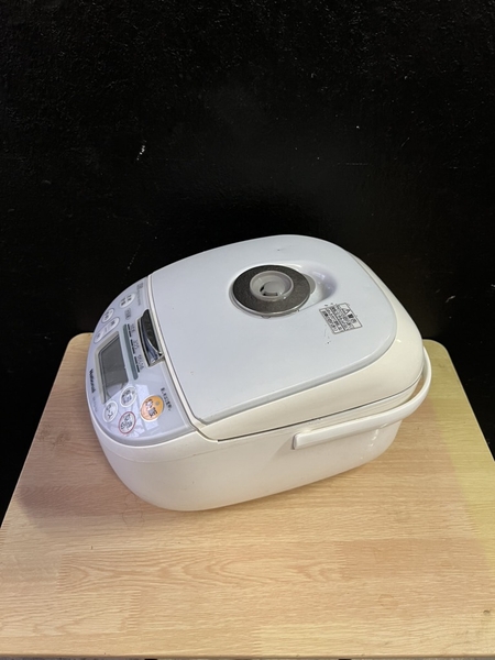 Nồi cơm 57 - SANYO 5合 1L