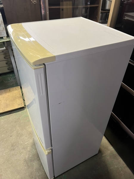 Tủ lạnh PVN830 Sharp 137L 2015