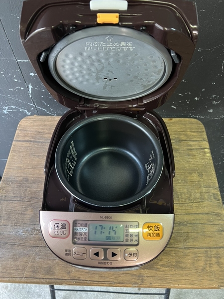 nồi cơm PVN1017 Zojirushu 0.5L
