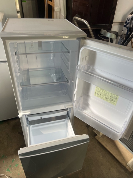 Tủ lạnh PVN1605 Shapr 137L 2018