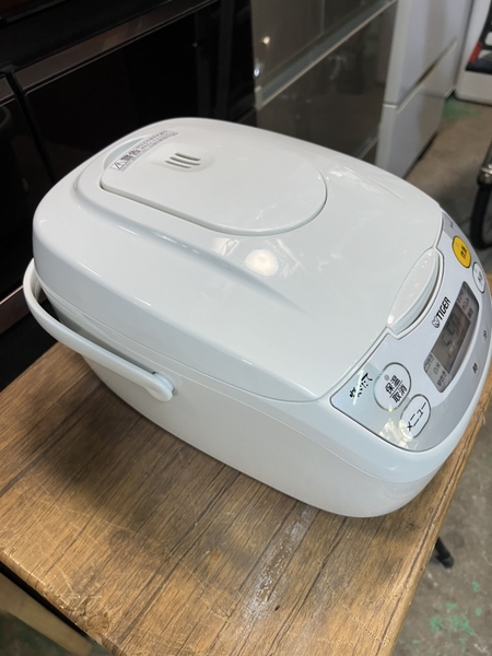 nồi cơm PVN1167 Tiger 1.0L