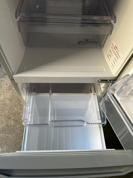 Tủ lạnh 239 - MITSUBISHI 2016 146L