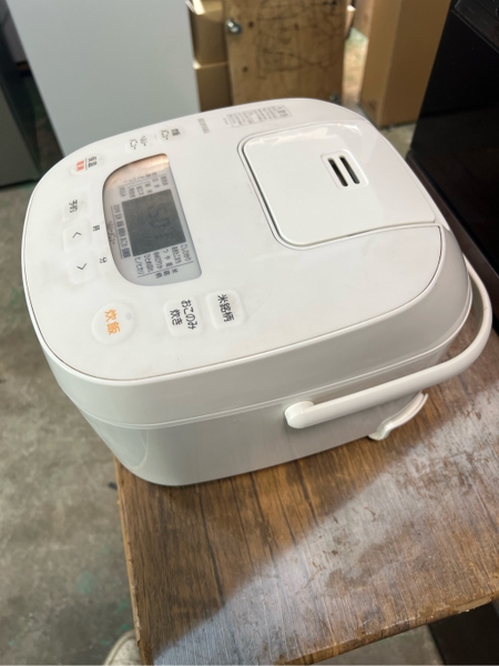 Nồi cơm PVN1648 IRIS OHYAMA 1.0L 2020