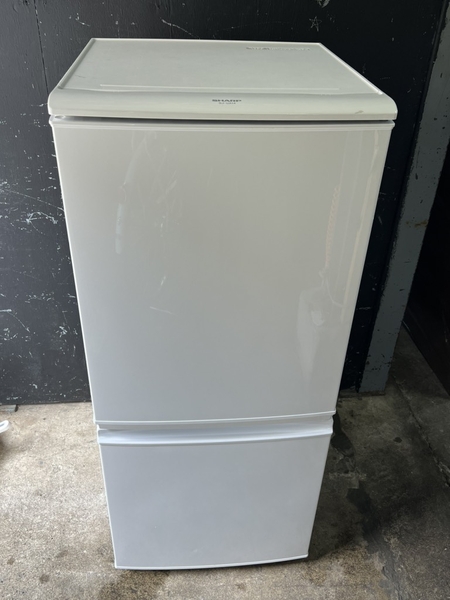 tủ lạnh PVN1082 Sharp 137L 2015