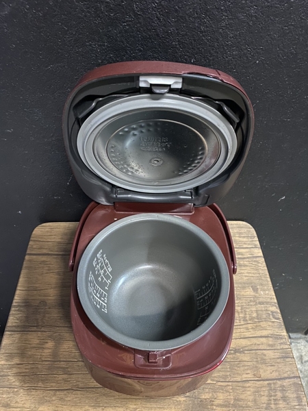 Nồi Cơm 62 - TOSHIBA 1l